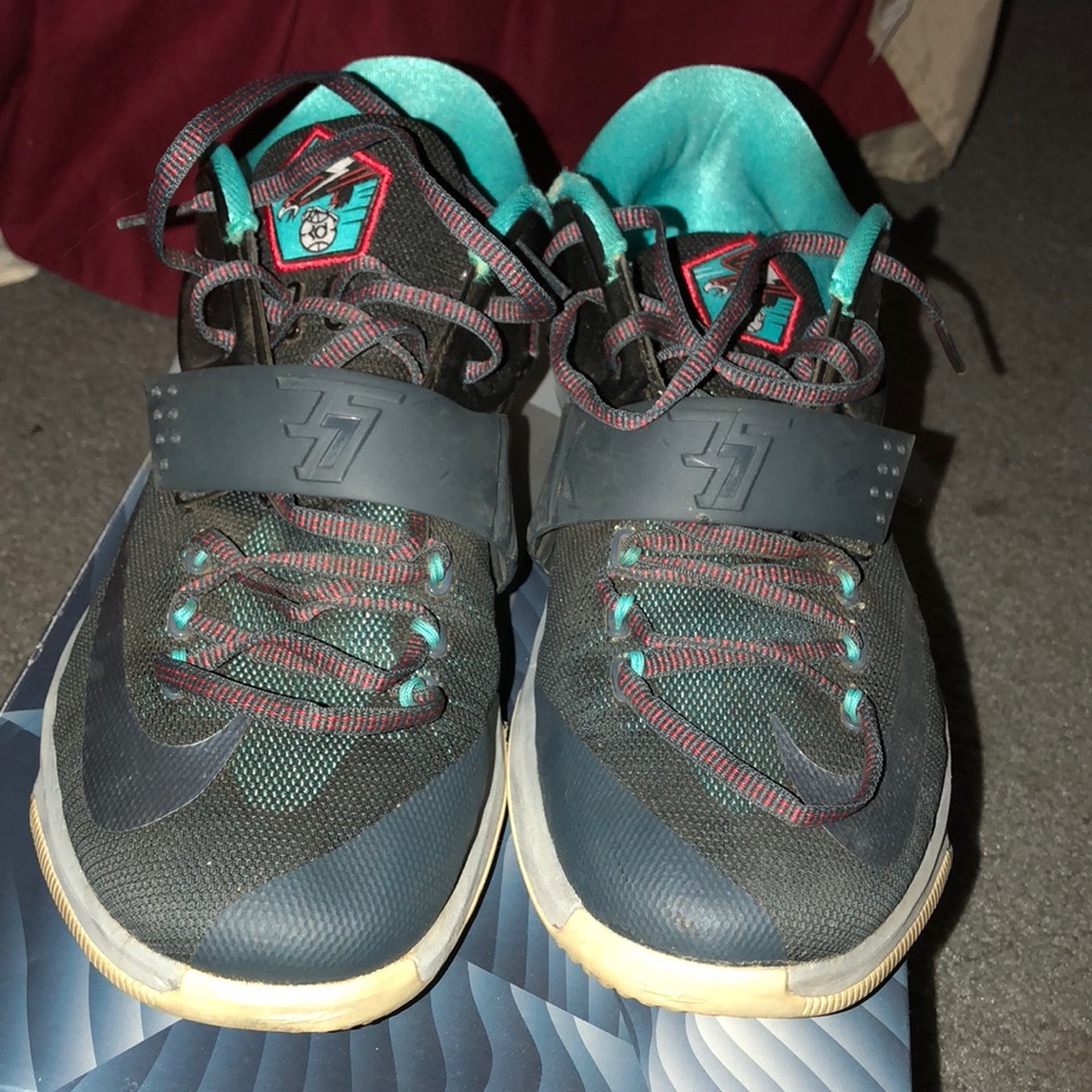 Kd 7 “Thunderbolt” size 9.5
